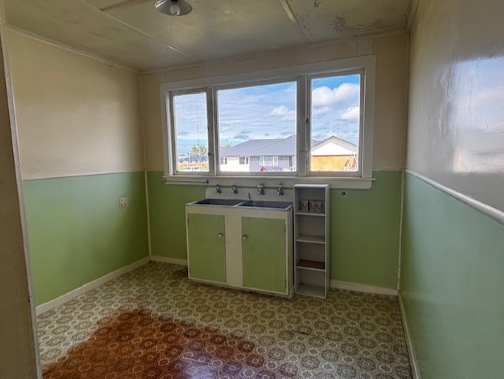 9ba475a9-de8b-448b-9333-6a8629738ff6 (Medium)