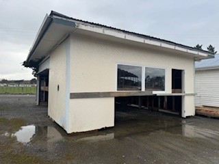 Monty Garage (1)