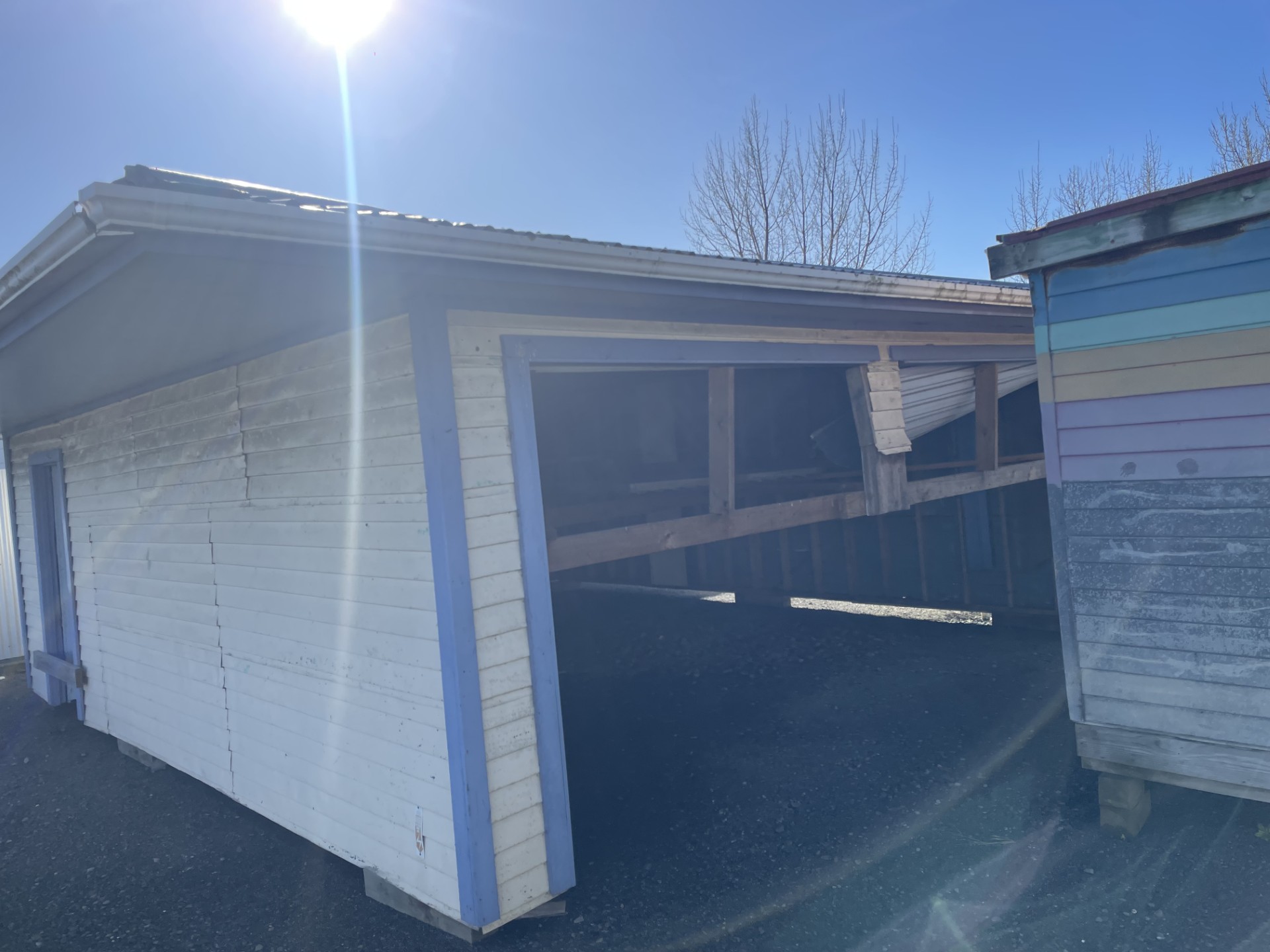 Y&B Garage (2)